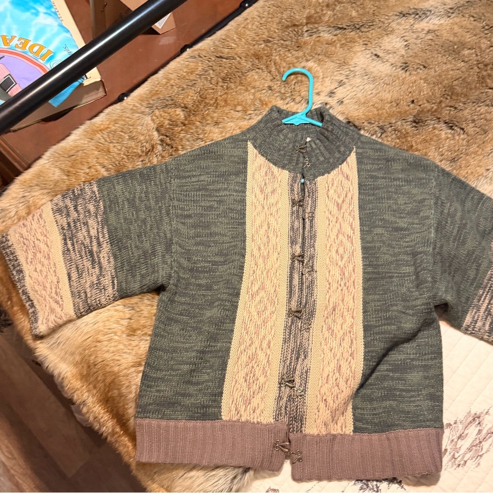 Gimmicks by Buckle Green and Beige Knit Sweater Jacket